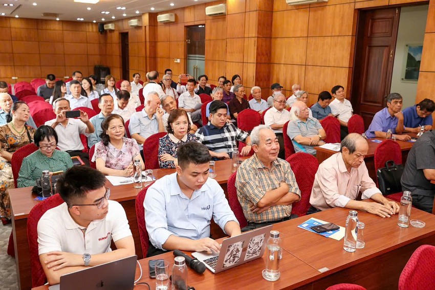 Các đại biểu dự hội nghị.