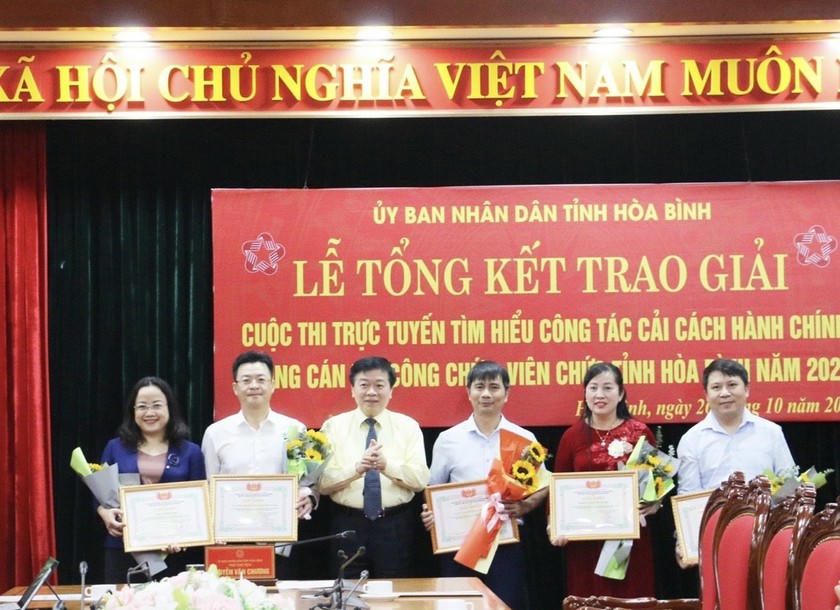 Ho&agrave; B&igrave;nh: Trao giải cuộc thi trực tuyến t&igrave;m hiểu về c&ocirc;ng t&aacute;c cải c&aacute;ch h&agrave;nh ch&iacute;nh ảnh 1