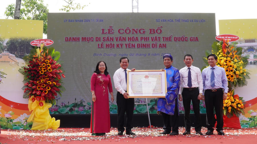 599CD5C4-AF4A-4219-8CDC-F3F155E11691.