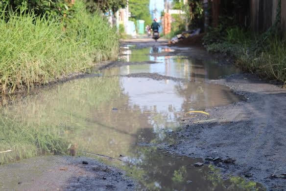 Xưởng dệt này xả thải trực tiếp ra môi trường nhiều năm qua.