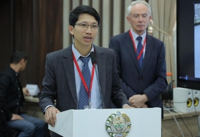TS Nguyễn Viết Hương.