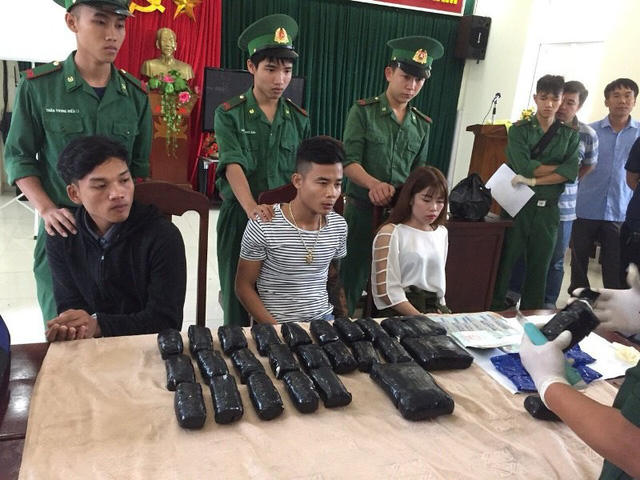 Cơ quan chức năng bắt giữ các đối tượng vận chuyển ma túy