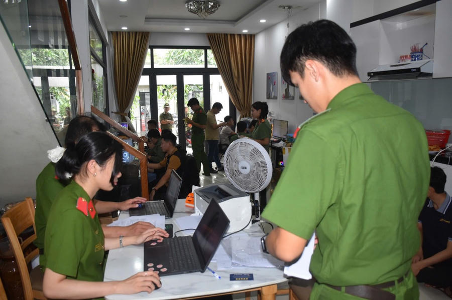 Công an TP Đà Nẵng xóa đường dây cho thuê tài khoản mạng xã hội để lừa đảo, đánh bạc. (Ảnh: Công an TP Đà Nẵng)