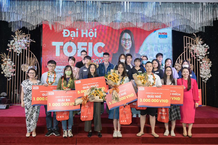 Top 10 thí sinh đạt điểm cao tại Đại hội TOEIC 2022.