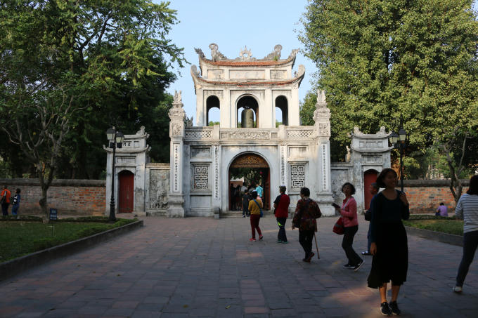 Riêng các hạng mục chính như cổng chính, Khuê Văn Các, nhà Thái học, nhà Bái đường, nhà chuông, nhà trống... vẫn được giữ nguyên.