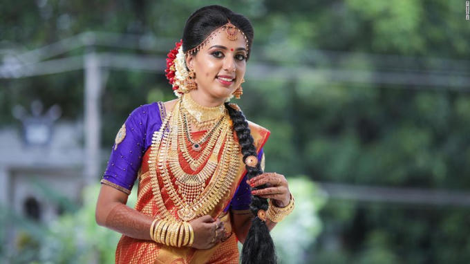 Vismaya Nair trong trang phục cô dâu hồi tháng 5-2020.