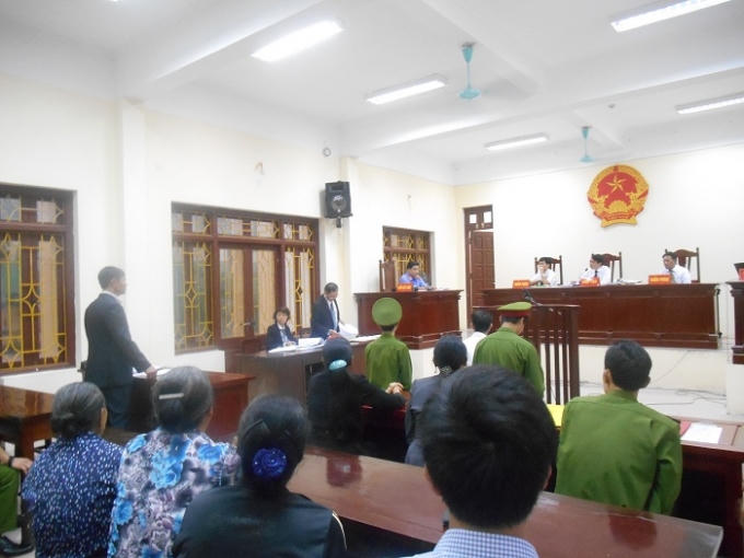 Phần tranh luận gay gắt giữa luật sư và người giám định pháp y