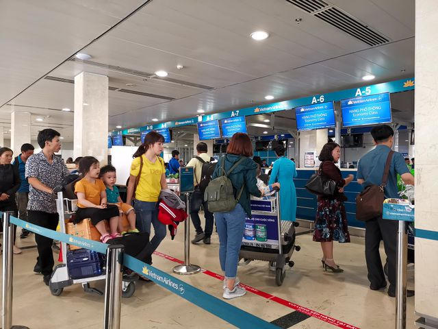 Sân bay Tân Sơn Nhất “dễ thở” ngày 26 Tết