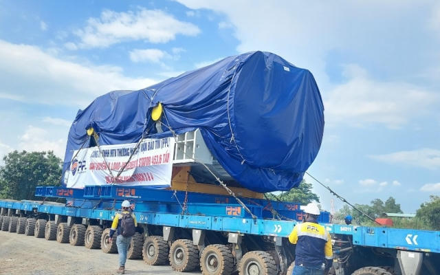 Kiện hàng lớn nhất trong tổ hợp thiết bị của nhà máy Nhiệt điện Nhơn Trạch 3&4 đã đến dự án