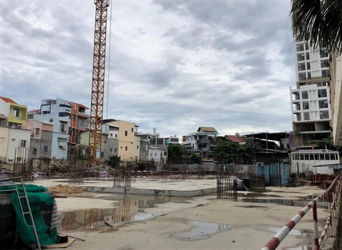 Tổng diện tích khu đất dự án là 3.753,8 m2. Dự án có 26 tầng nổi + 02 tầng hầm với tổng số 490 căn hộ