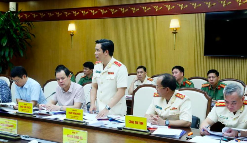 Thiếu tướng Trần Văn Phúc - Giám đốc Công an tỉnh Quảng Ninh, phát biểu tại hội nghị. Ảnh: Thu Chung