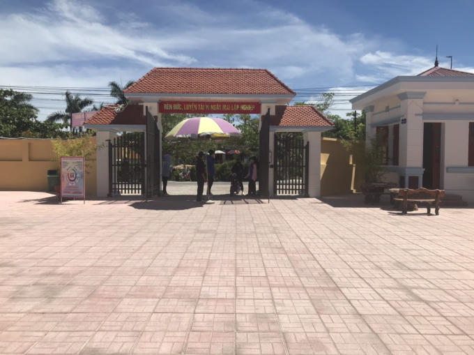 Trường Trường THPT Hùng Thắng.