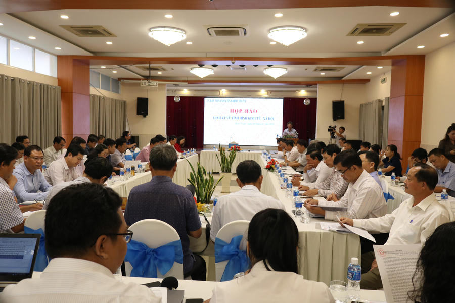 Toàn cảnh buổi họp báo.