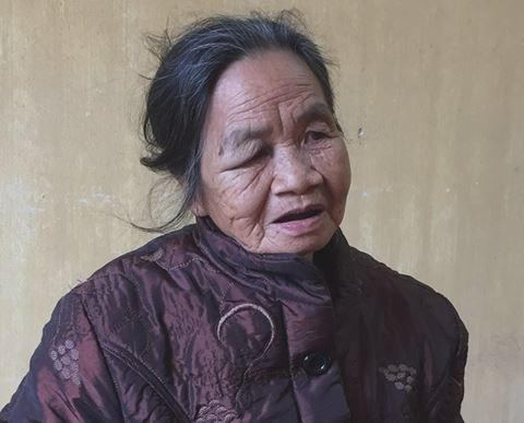 Bà Nguyễn Thị Nga tại cơ quan công an.