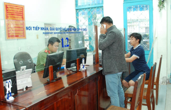 Từ 28/6, Phòng Quản lý Xuất nhập cảnh Công an TP Đà Nẵng sẽ tiếp nhận 100%tờ khai làm hộ chiếu qua mạng thay vì trực tiếp làm tài nơi tiếp nhận hồ sơ.