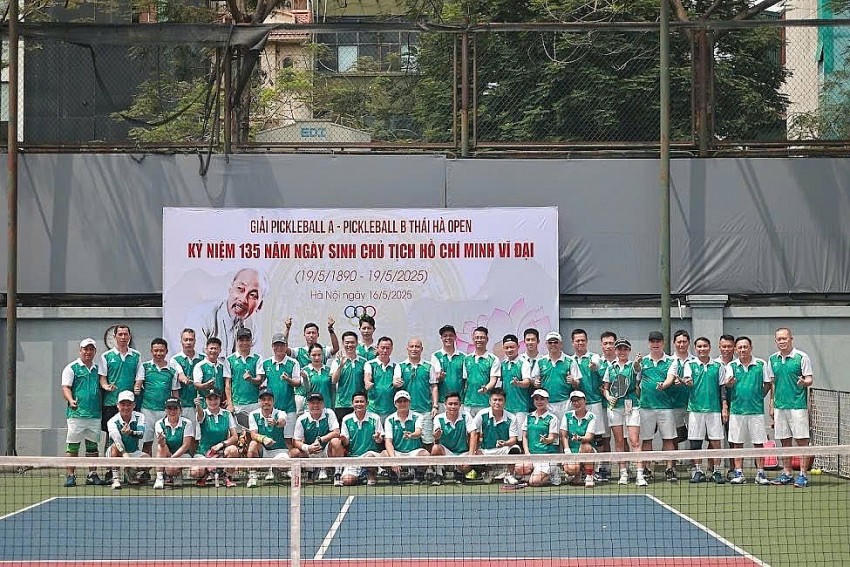 Các VĐV tham gia gia Giải đấu Pickleball Thái Hà Open 2015. Ảnh: Cao Oanh