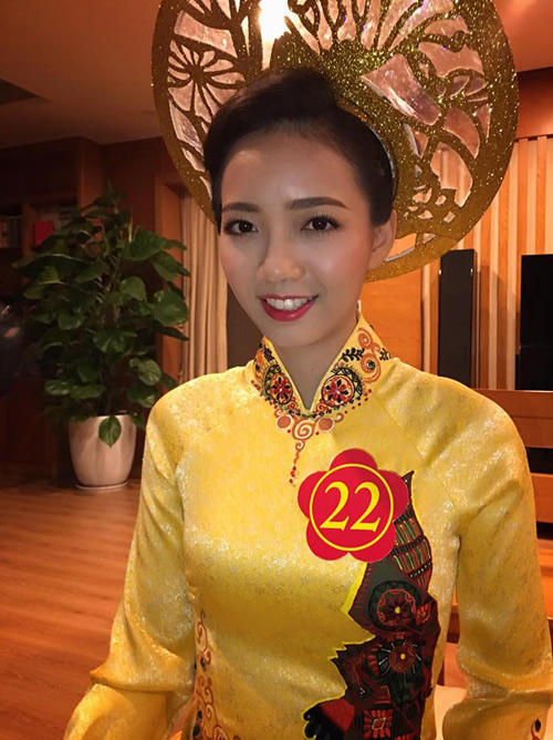 Cận cảnh nhan sắc của cô giáo Phan Hồng Anh. (Ảnh: FBNV)