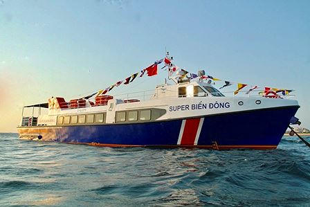 Tàu Super Biển Đông chạy tuyến Lý Sơn - Sa Kỳ .