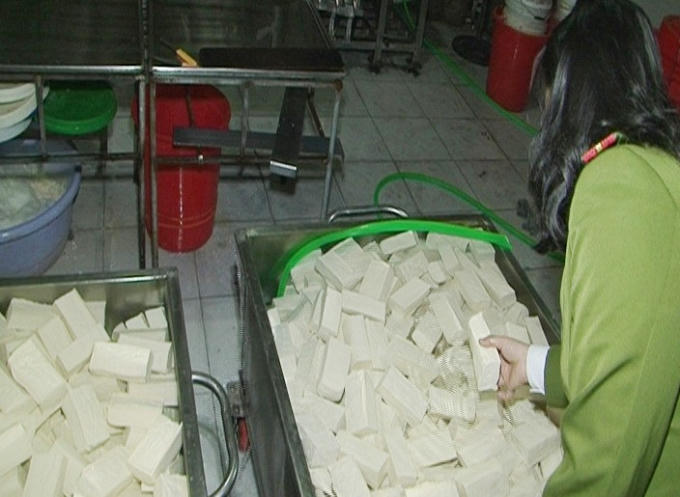 Số lượng khuôn đậu dùng thạch cao để tẩm vào ở cơ sở bị phát hiện.