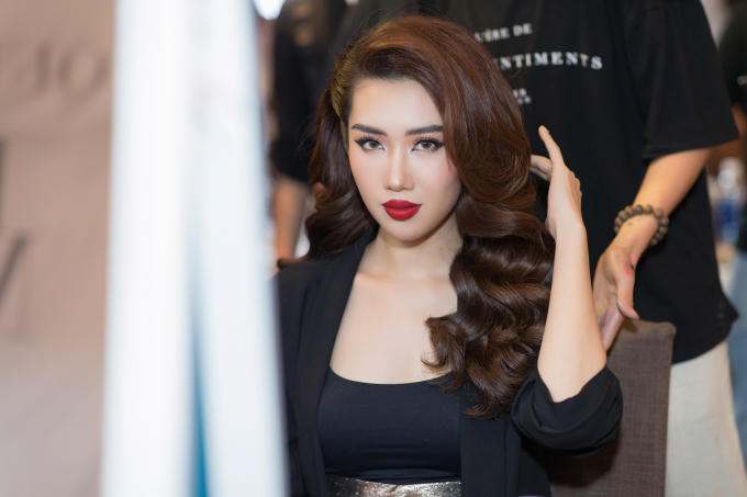 Mặc dù sắp đến Tết, Thúy Ngân vẫn bận rộn với nhiều gameshow, sự kiện. Sau thành công nổi bật của "Gạo nếp gạo tẻ", Thúy Ngân trở thành gương mặt được đông đảo khán giả yêu mến và được đề cử nhiều giải thưởng danh giá, trong đó có hạng mục "Nữ diễn viên điện ảnh truyền hình" của giải thưởng Mai vàng 2018. "Tôi hạnh phúc vì khả năng chuyên môn và nỗ lực hoạt động nghệ thuật nhiều năm qua của mình được công chúng ghi nhận", người đẹp nói.