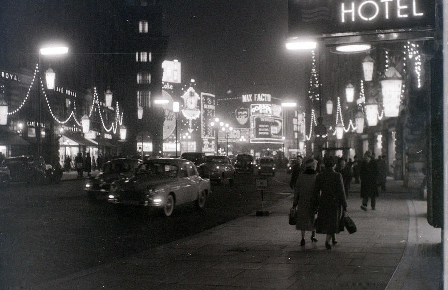 london 70 nam truoc xa hoa, trang le the nao? hinh anh 11