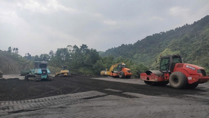 Đơn vị thi công đang thi công tuyến cao tốc Tuyên Quang - Hà Giang.