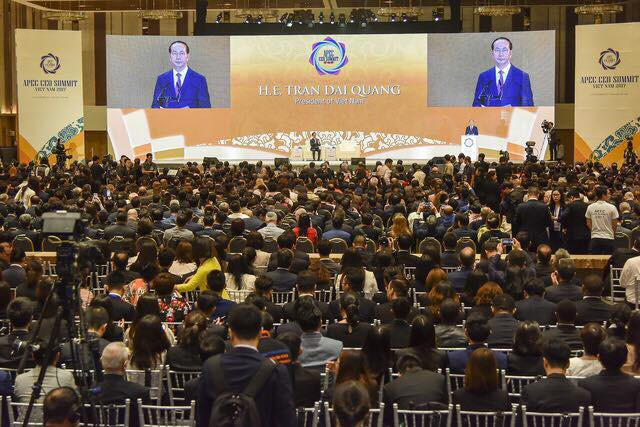 Hãng tin Bloomberg dẫn lời ông Adam Sitkoff - Giám đốc điều hành Phòng Thương mại Mỹ tại Hà Nội - nói về Chủ tịch nước Trần Đại Quang: “Ông là Chủ tịch nước đầu tiên của Việt Nam gặp gỡ chúng tôi, phát biểu tại một hội nghị kinh doanh Việt - Mỹ. Ông ấy là người dành sự tin tưởng lớn lao cho khối tư nhân và việc cải thiện quan hệ Việt - Mỹ.”.