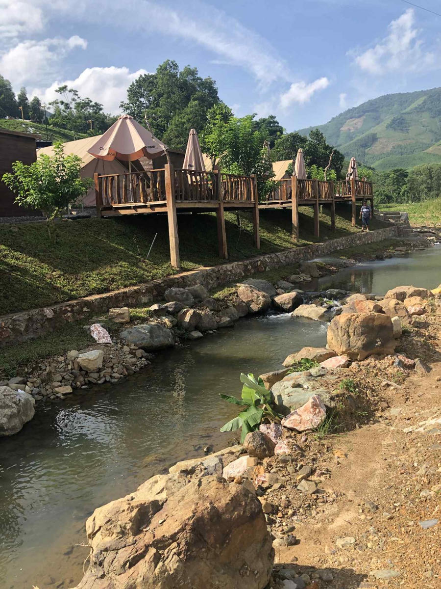 Theo phản ánh của người dân thì việc xây dựng lấn suối Cha, xây dựng đường đi trên đất nông nghiệp cũng không được ngăn chặn, xử lý.
								
							
						
						
					
				
			
			
						
							
								
									
								
								
									Theo phản ánh của người dân thì việc xây dựng lấn suối Cha, xây dựng đường đi trên đất nông nghiệp cũng không được ngăn chặn, xử lý.
								
							
						
						Theo phản ánh của người dân thì việc xây dựng lấn suối Cha, xây dựng đường đi trên đất nông nghiệp cũng không được ngăn chặn, xử lý.