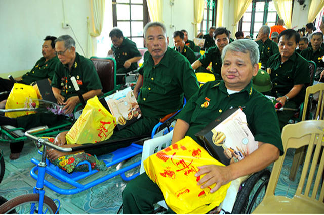 Dành gần 450 tỷ đồng tặng quà người có công dịp Tết Giáp Thìn 2024.