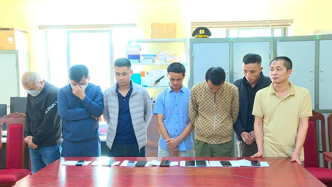 7 đối tượng trong vụ án đánh bạc hàng trăm tỷ đồng (Ảnh: Công an Sơn La).