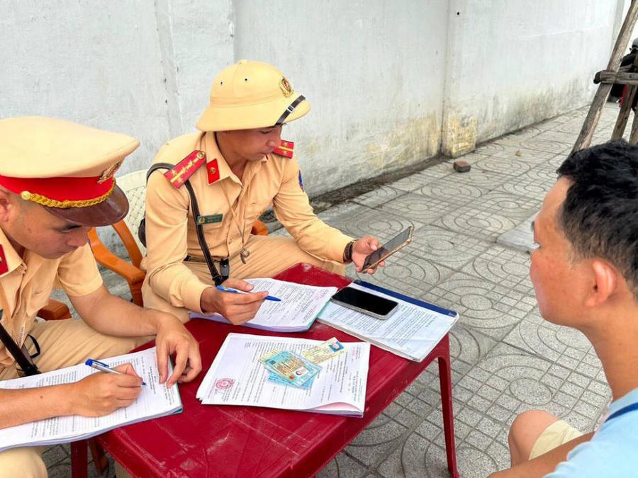 Kiểm tra, xử lý vi phạm tại tỉnh Hà Tĩnh - Ảnh Công an Hà Tĩnh.