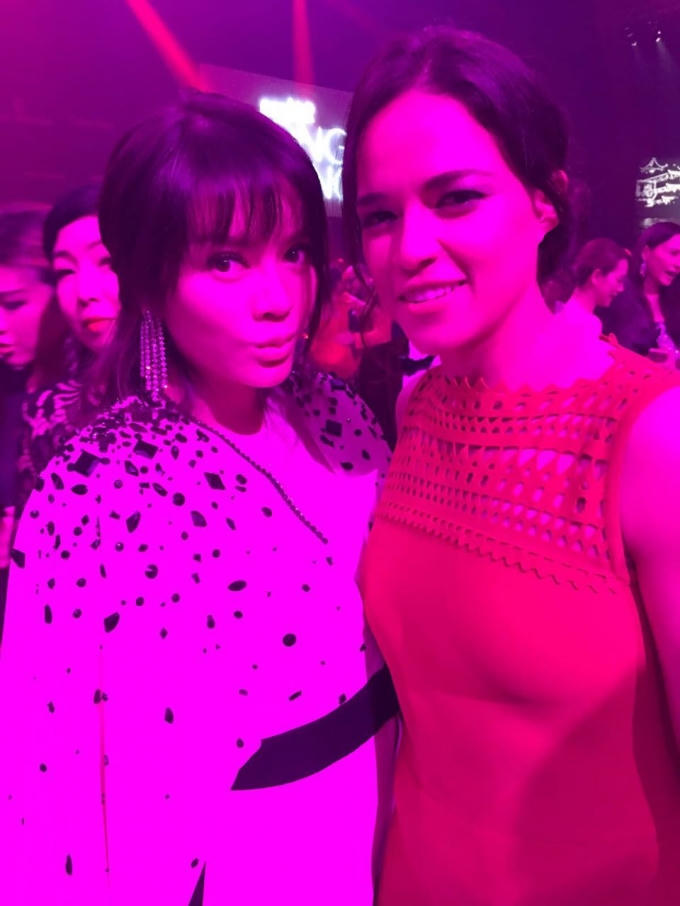 Lý Nhã Kỳ tham dự sự kiện với tư cách là khách mời, cô cũng là đại diện duy nhất của Việt Nam.