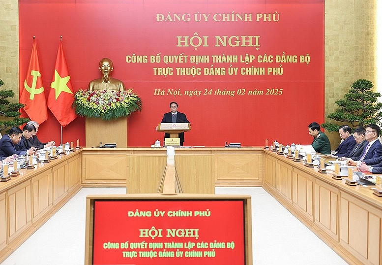 Bí thư Đảng ủy Chính phủ, Thủ tướng Chính phủ Phạm Minh Chính chủ trì hội nghị.