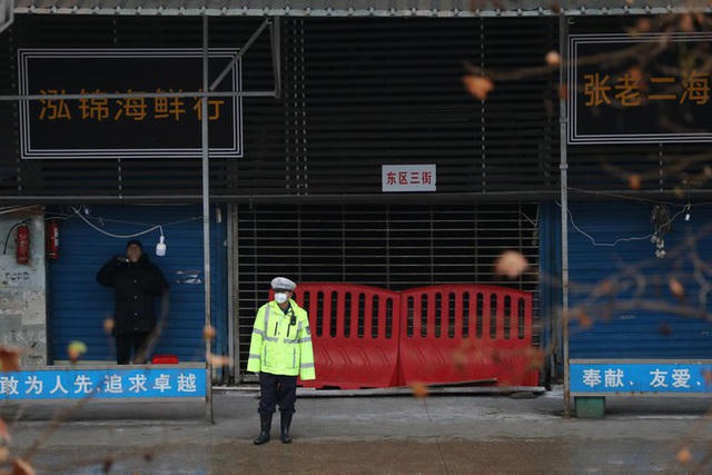 Chợ Hoa Nam ở Vũ Hán - nơi bị nghi là ổ dịch Covid-19 đầu tiên trên thế giới (Ảnh: Reuters).
