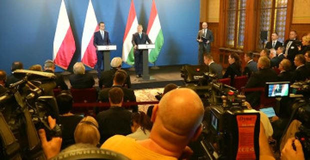 Ba Lan và Hungary là một “phép thử chưa từng có tiền lệ” đối với EU