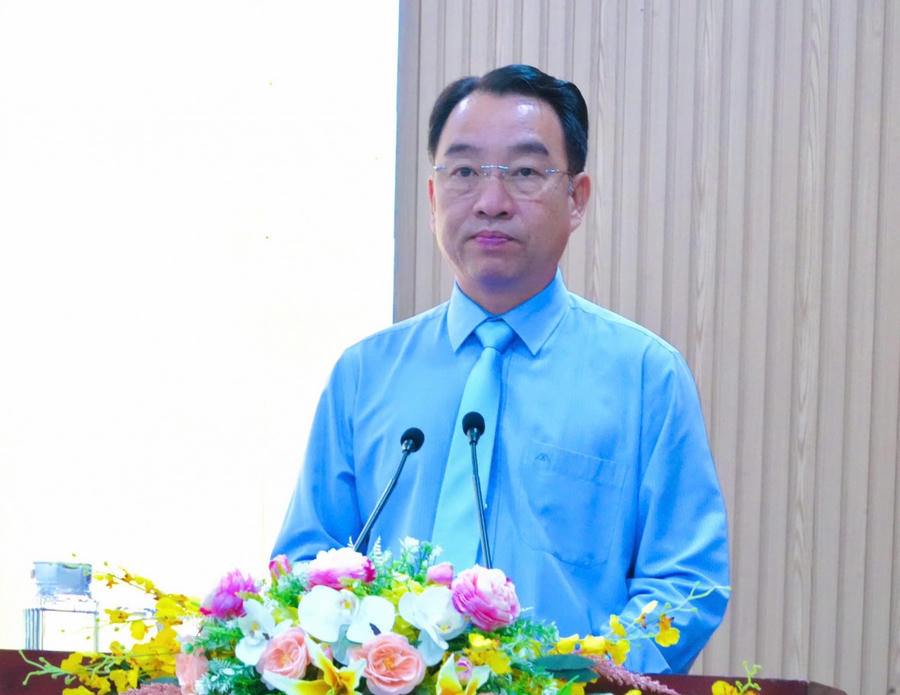 Ông Lữ Quang Ngời – Phó Bí thư Tỉnh ủy, Chủ tịch UBND tỉnh Cà Mau, phát biểu chỉ đạo tại Hội nghị.