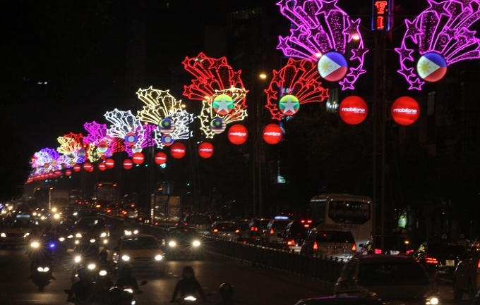 Những con phố luôn đông nghẹt người trước thèm năm mới.