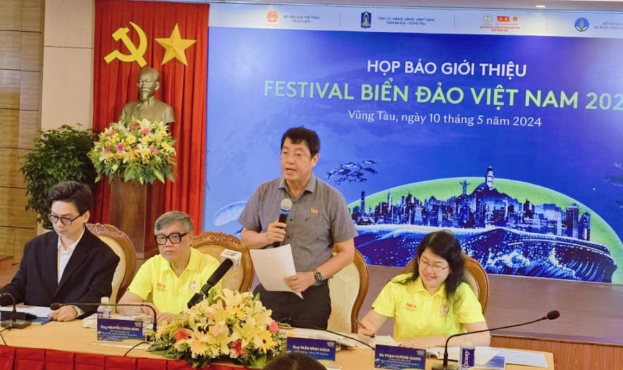 Ông Trần Đình Khoa - Bí thư Thành ủy TP Vũng Tàu chia sẻ tại buổi họp báo.
