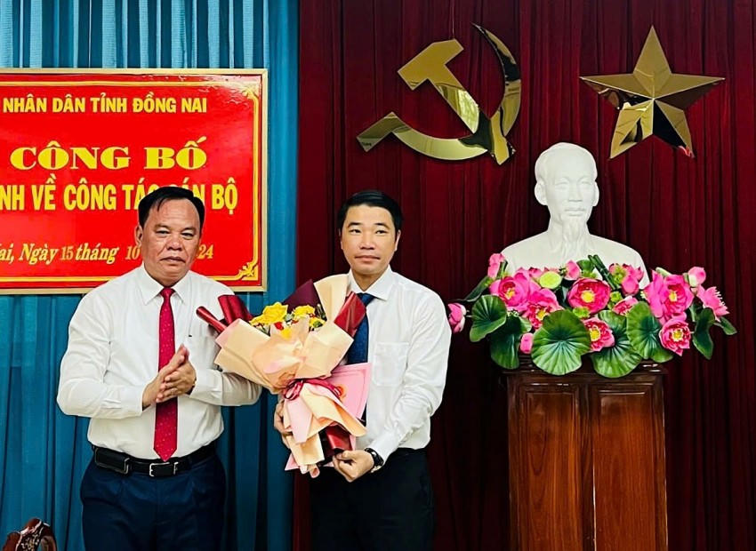 Ông Trần Dương Hùng được trao quyết định bổ nhiệm làm Phó giám đốc Sở Công thương tỉnh Đồng Nai.