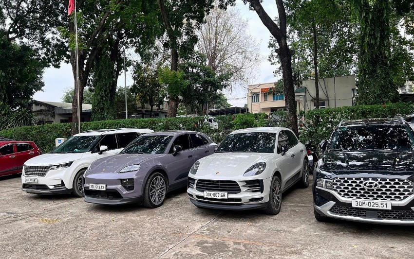 Tang vật, phương tiện hoạt động của các đối tượng bị tạm giữ trong chuyên án.