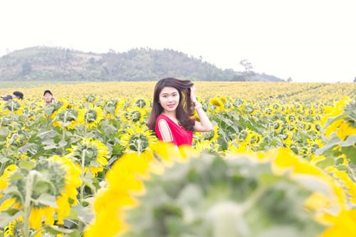 Nữ cử nh&acirc;n xinh đẹp t&igrave;nh nguyện nhập ngũ
