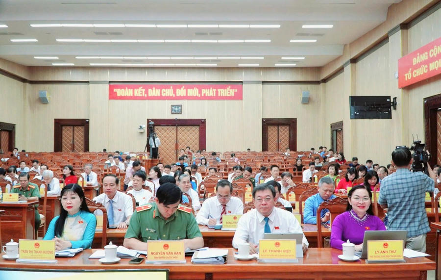 Quang cảnh kỳ họp.