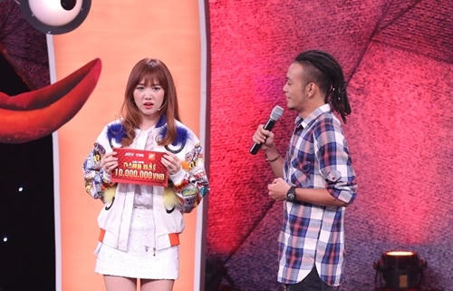 Hari Won dành 10 triệu đồng tặng nhạc sĩ Vinh Sử.