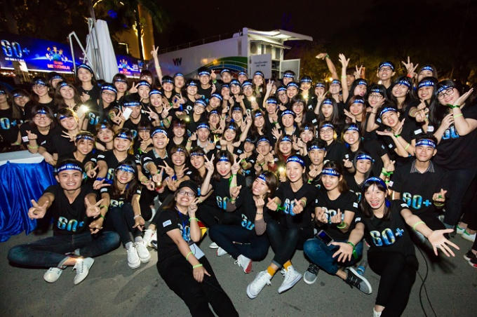 Tình nguyện viên của chiến dịch Giờ trái đất 2017.