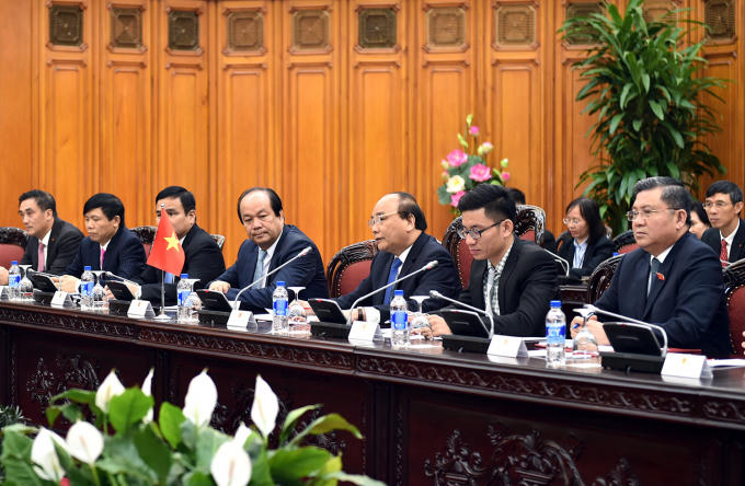 Thủ tướng Nguyễn Xuân Phúc khẳng định Việt Nam luôn đặc biệt coi trọng và dành ưu tiên cao cho việc giữ gìn và phát huy mối quan hệ đoàn kết đặc biệt Việt Nam-Lào.
