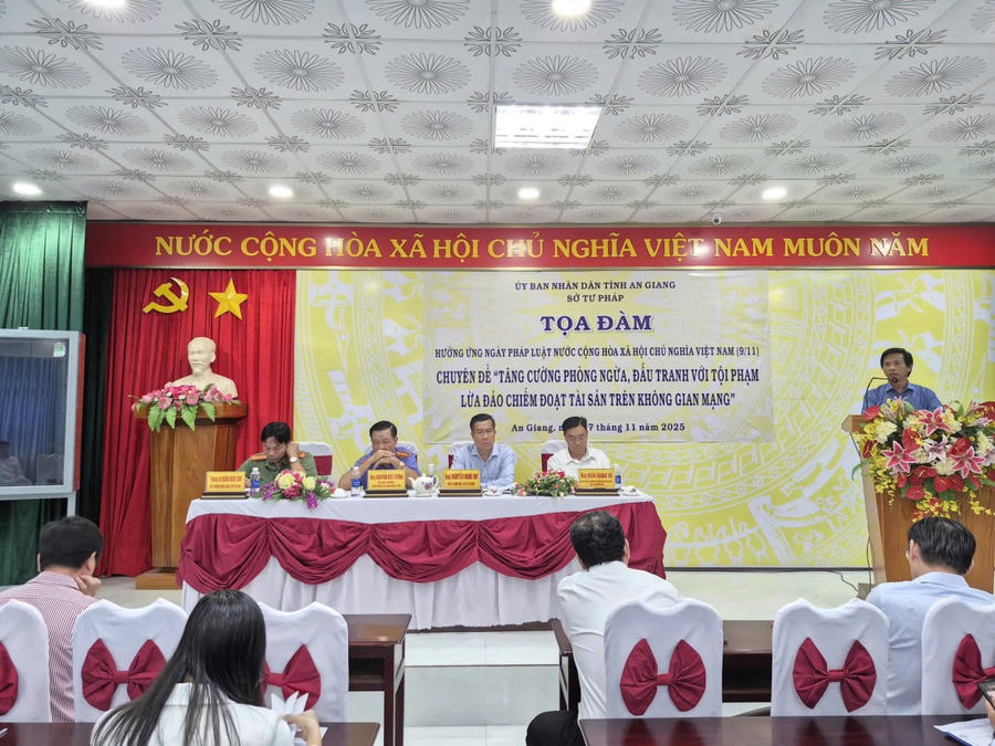 Quang cảnh tọa đàm