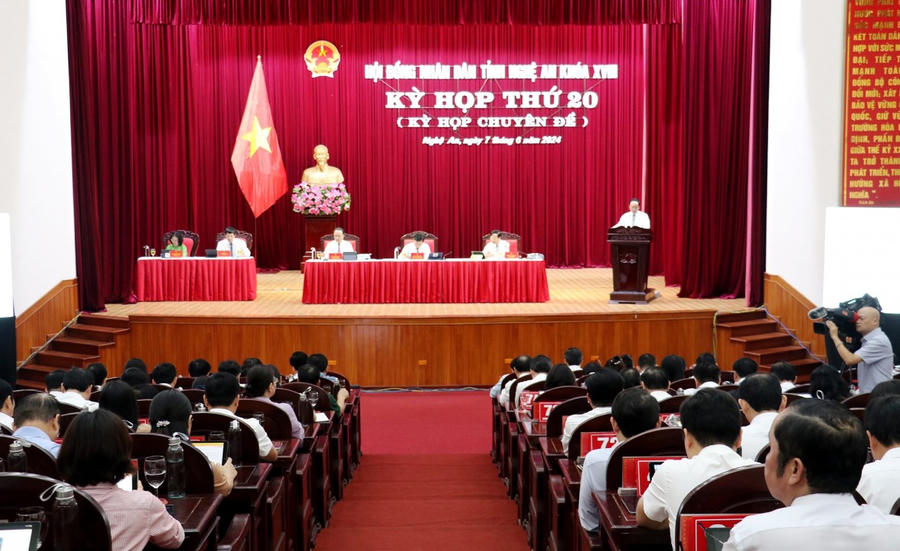 Toàn cảnh kỳ họp.