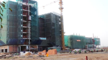 Công trình bệnh viện Nhi Đồng Thành Phố còn ngổn ngang, trong khi phần thô phải bàn giao vào ngày 30/6