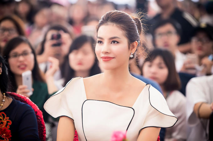 Hoa hậu Phạm Hương đẹp rạng ngời trong sự kiện giao lưu văn hoá Việt - Nhật