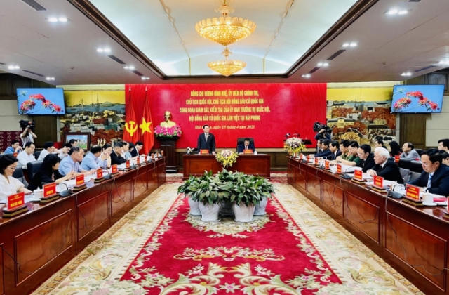 Chủ tịch Quốc hội Vương Đình Huệ kiểm tra công tác chuẩn bị bầu cử tại thành phố Hải Phòng